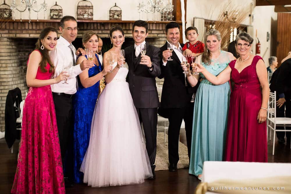 Fernanda e Charles: Fotografia de casamento em Lages (O brinde e a família)